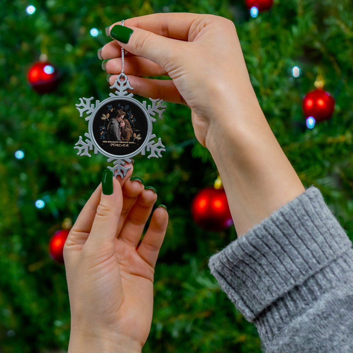 The Twilight Saga Holiday Photo Ornament Bella & Edward